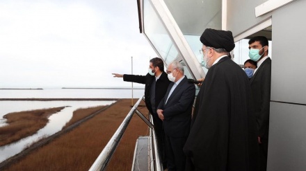 Şimol-cənub karidori komil karde İron və şimoli hamsuyə kişvəronro vey foydəş bəbe.