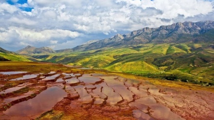 イラン北部マーザンダラーン州のバーダーブ・スールト泉