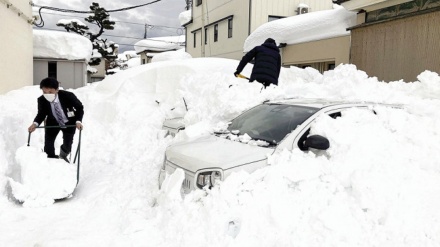 北日本の日本海側を中心に平年の2～4倍上回る積雪、交通や空の便に影響