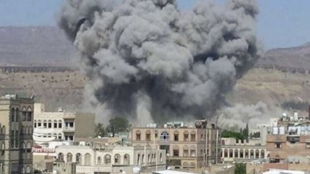 Suudi koalisyon uçakları Yemen'i bombalıyor