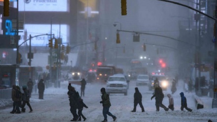 米東部で爆弾低気圧による猛吹雪、交通まひや停電相次ぐ