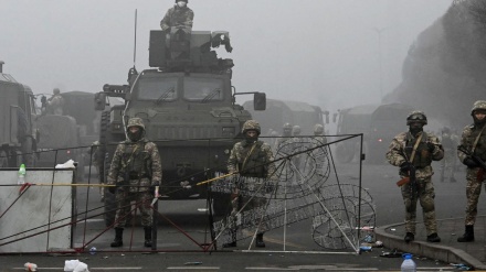 Tensioni in Kazakhstan, Mosca: decisivo l'intervento truppe Csto 