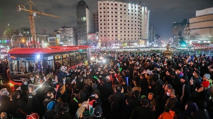 Timnas Lolos ke Piala Dunia 2022, Warga Iran Gembira (1)