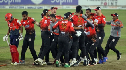 সাকিবের বরিশালকে ১ রানে হারিয়ে বিপিএল জিতল ইমরুলের কুমিল্লা