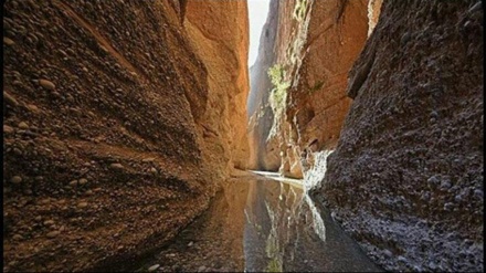 イラン南西部トゥービールーン渓谷の絶景