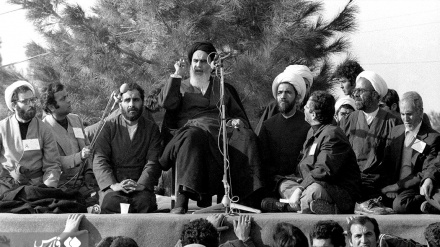 (FOTO) L'arrivo dell'Imam Khomeini in Iran attraverso le immagini - 2