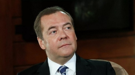 Dmitry Medvedev: Rusia Bangkrut, Eropa Juga !