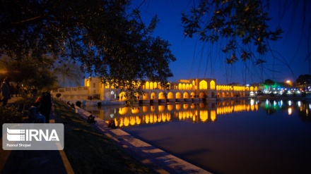 Ura historike e lumit Zajanderud në Esfahan