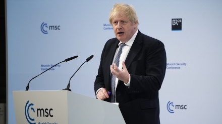 Johnson paralajmëron për afrimin e  Luftës së Tretë Botërore