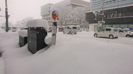 日本で除雪作業中の事故相次ぐ、秋田と富山で2人死亡