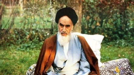 L'Imam Khomeini, la fusione dello gnosticismo e la politica - 1