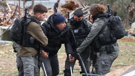 Lima Warga Palestina di Tepi Barat Ditangkap Militer Israel