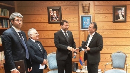 Dehgan: İran'ın dış politikası komşu ülkelerle kapsamlı işbirliğini teşvik etmektir