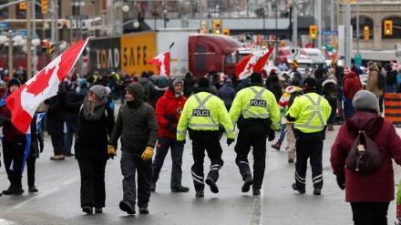 Canada, polizia minaccia di arrestare chi blocca le strade