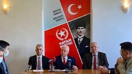 Vatan Partisi Türkiye'nin NATO üyeliğine devam etmesine karşı 