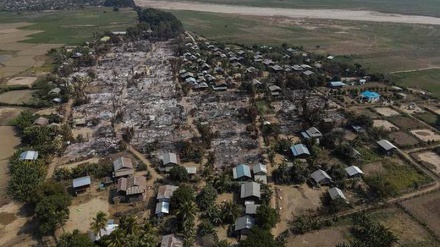 Militer Myanmar Bakar 800 Rumah Warga