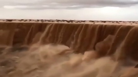  آبشار شن در عربستان