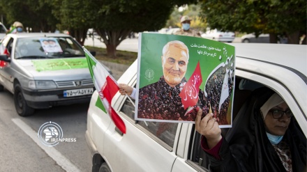 (FOTO) Iran, cortei in auto per 43° Rivoluzione islamica - 1