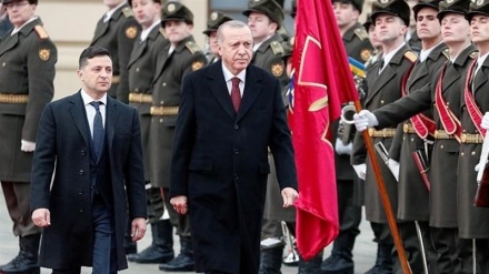 ארדואן לנשיא אוקראינה: מוכן לארח מפגש בינך לבין הנשיא פוטין בטורקיה