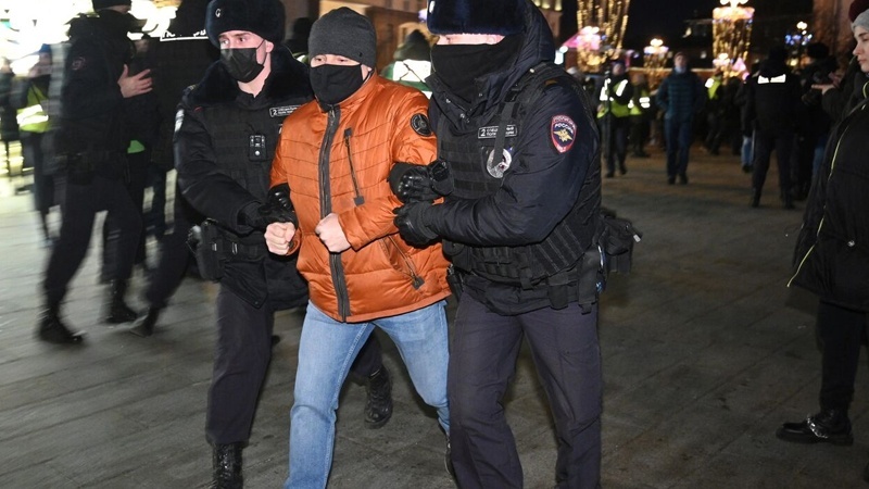 دستگیری۲۶۰ مخالف جنگ اوکراین در شهرهای روسیه 