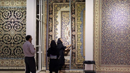 伊朗大不里士国际机制地毯和纺织工业展览会开幕
