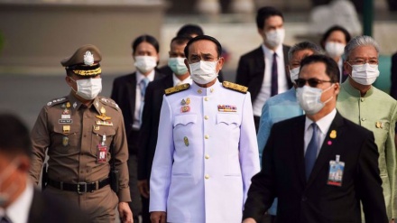 Snub for troubled Thai PM as ministers boycott cabinet meeting 