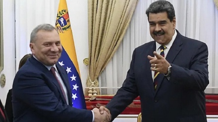 Venezuelas Maduro befürwortet „mächtige militärische Zusammenarbeit“ mit Russland