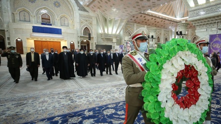 Presiden Iran dan Kabinetnya Ziarah ke Makam Imam Khomeini ra (1)