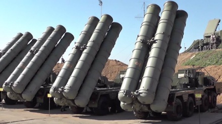 La Russie sort ses S-300/400