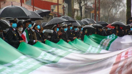 Marshi i festimit të përvjetorit të fitores së Revolucionit Islamik në provinca të ndryshme të Iranit