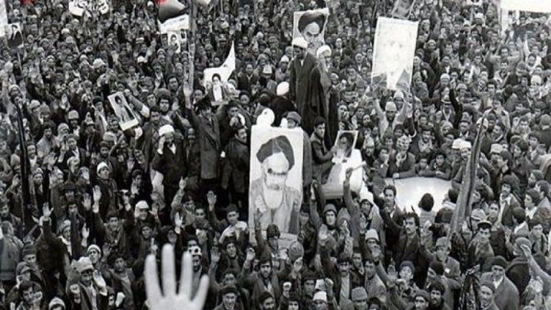 پشتوانه مردمی مهمترین ویژگی انقلاب اسلامی ایران است