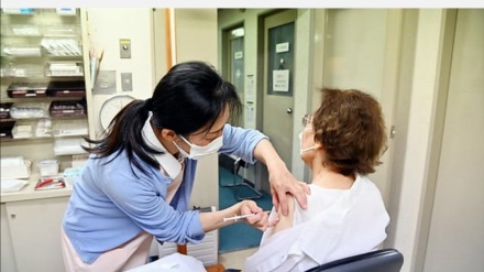 日本国内の追加接種は1日最大75万回余、政府目標の100万回には及ばず