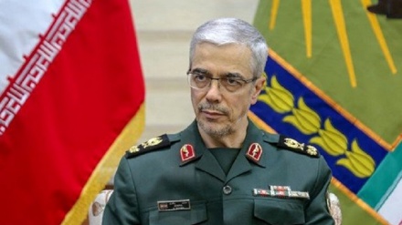 Tümgeneral Bakıri: İran Silahlı Kuvvetleri, her zamankinden daha hızlı şekilde gelişmekte