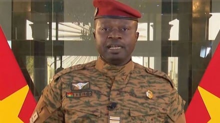 Burkina Faso coup leader sworn in as president 