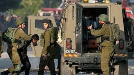 Cisgiordania: campagna di incursioni su larga scala, arrestati 35 palestinesi