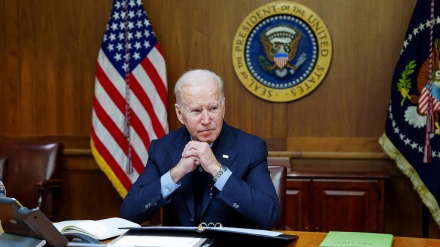 Ligjvënësit amerikanë i kërkojnë Biden të mos ndërhyjë drejtpërdrejtë në Ukrainë