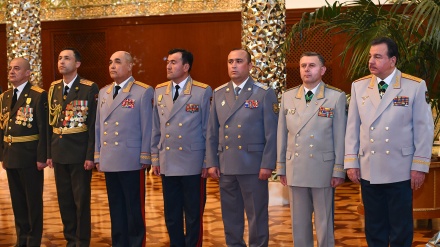 طرح فارسی سازی درجه های نظامی در تاجیکستان پذیرفته نشد 