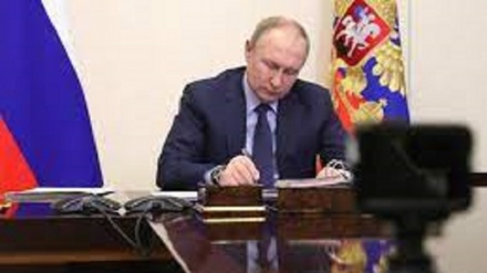 Gas Russia, Putin: 'Pagamenti in rubli da domani o contratti interrotti' 