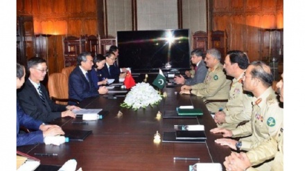 中国外长与巴基斯坦陆军参谋长会晤