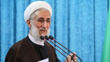 خطیب جمعه تهران: صنعت هسته‌ ای، حق شرعی و قانونی مردم ایران است 