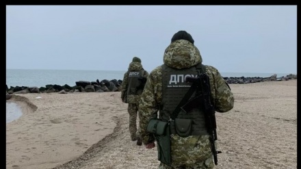 Ukrayna ordusu, Rus ordusuna ait çıkarma gemisini vurdu