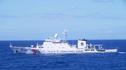 中国海警局の船4隻が尖閣沖に一時侵入
