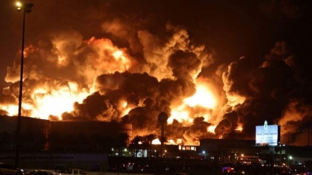 تأسیسات نفتی آرامکو عربستان به‌طور کامل در آتش سوخت
