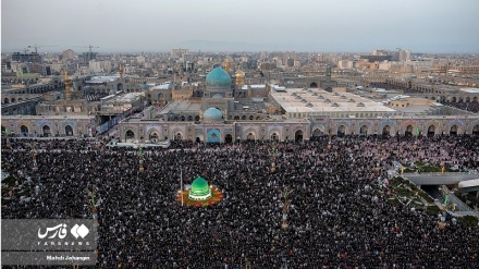 (FOTO DEL GIORNO) Nowruz 1401 presso il mausoleo dell'Imam Reza (AS) 