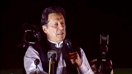 د پاکستان د حکومت د بدلولو لپاره د خارجي هڅو په هکله د عمران خان خبرداری :-