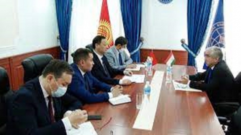 نشست گروه های توپوگرافی هیئت های دولتی تاجیکستان و قرقیزستان
