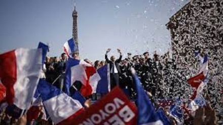 Macron replica agli attacchi del campo Zemmour: 'È indegno'