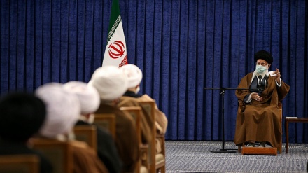 Lideri suprem i Revolucionit Islamik: Tërheqja përball Amerikës, gabim i madh dhe goditje për fuqinë politike