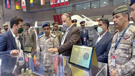 Kepala Staf Angkatan Bersenjata Qatar Kunjungi Stan Industri Militer Iran