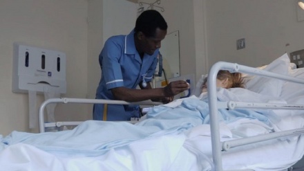 Hospitali Zimbabwe zakumbwa na upungufu wa wauguzi baada ya mamia kuhamia Uingereza